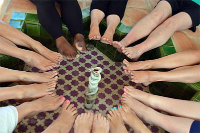 ring of feet